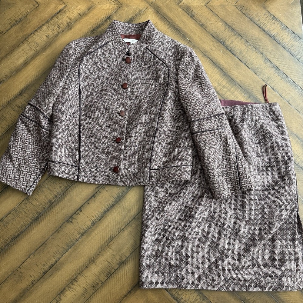 Women's Carolina  Herrera 2PC Skirt Suit Burgundy Wool Mix Size 12